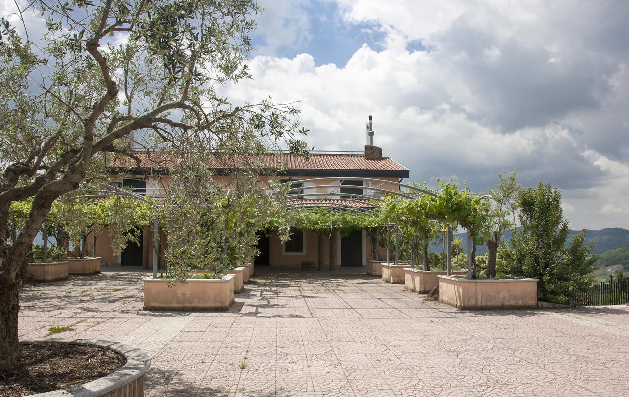 Castel Campagnano Lisandro Wine Resort Apartments Caserta المظهر الخارجي الصورة